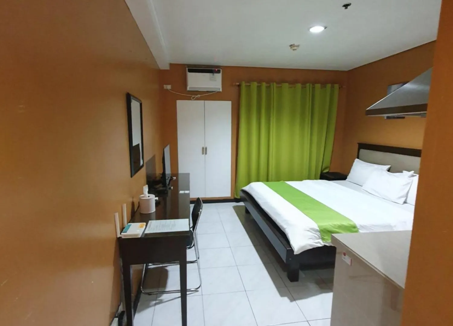 Sab R.Condotel And Room Rental Makati City