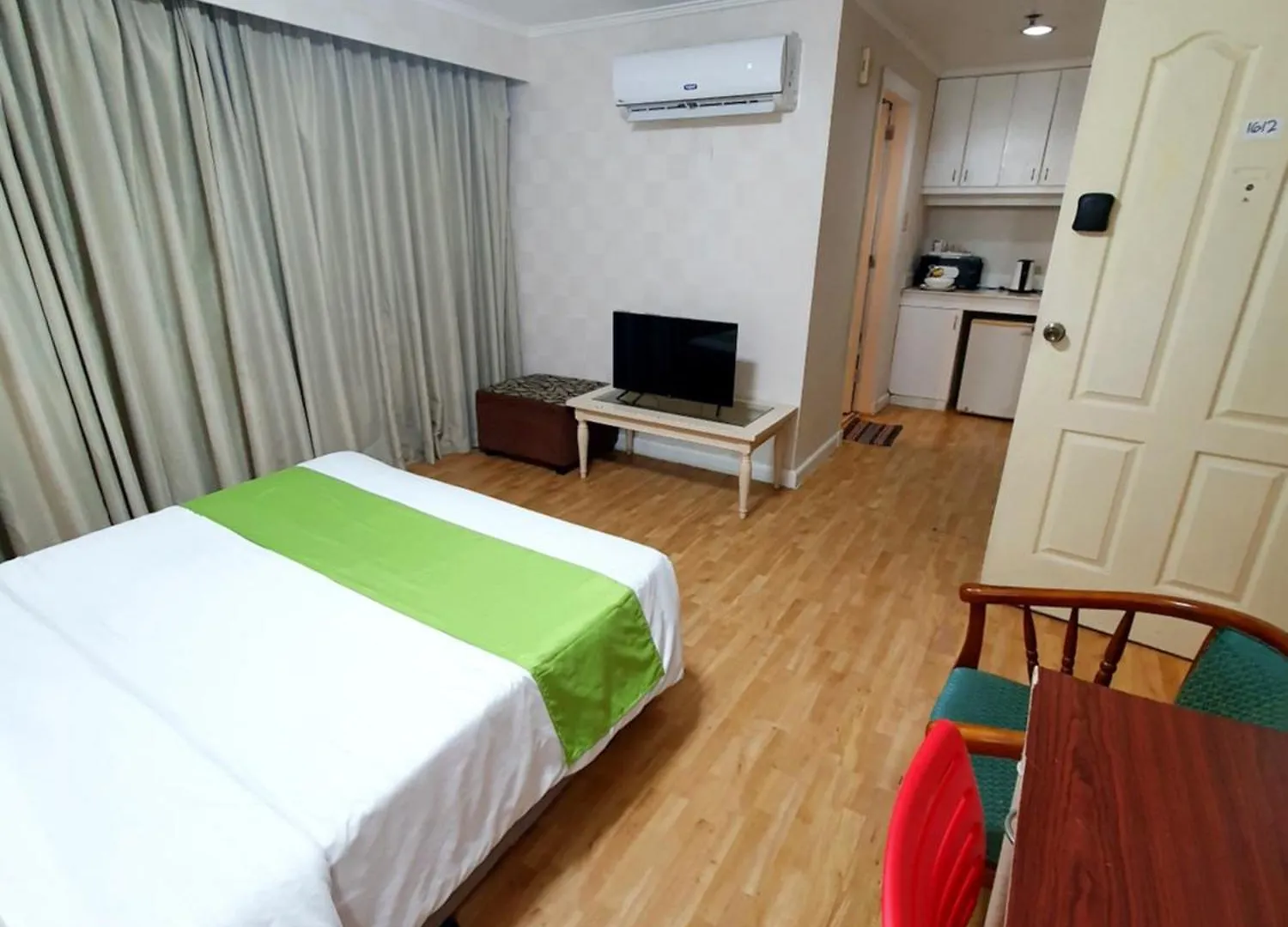 Sab R.Condotel And Room Rental Makati City Aparthotel